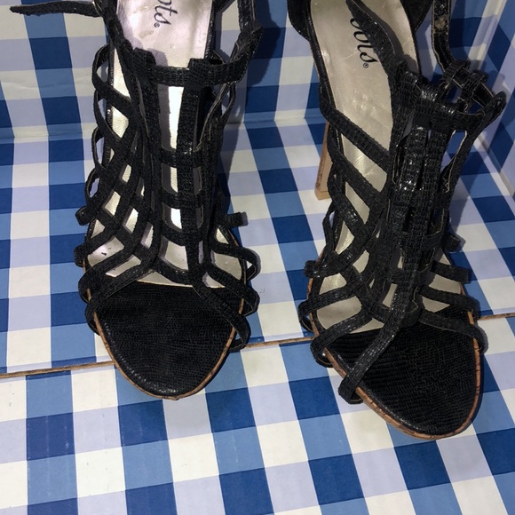 Black Shimmer Net Wood Heels - Picture 12 of 17